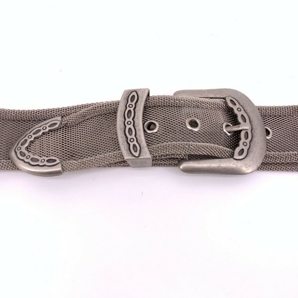 Help find The limited silver metal belt - Picture 2 of 5